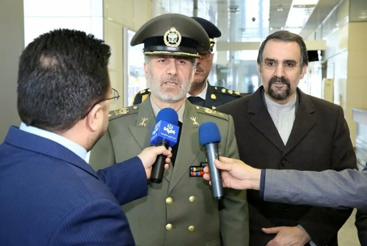 وزیر دفاع در بدو ورود به فرودگاه مسکو: مهمترین موضوع امروز جهان ترامپیسم است که به نازیسم شباهت دارد