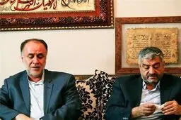 حضور فرمانده سپاه در منزل سردار شهید حسین همدانی+تصاویر