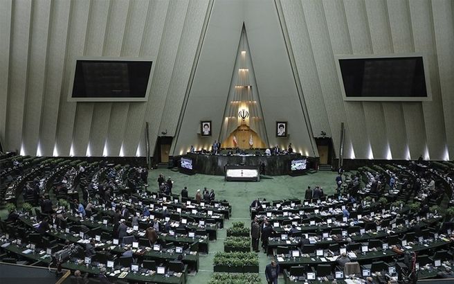 جزئیات جنجال در جلسه علنی مجلس/ عصبانیت شدید نمایندگان آذری زبان از توهین‌های احمدی بیغش