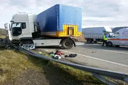 عکس/ 11 کشته در برخورد تریلی با پژو