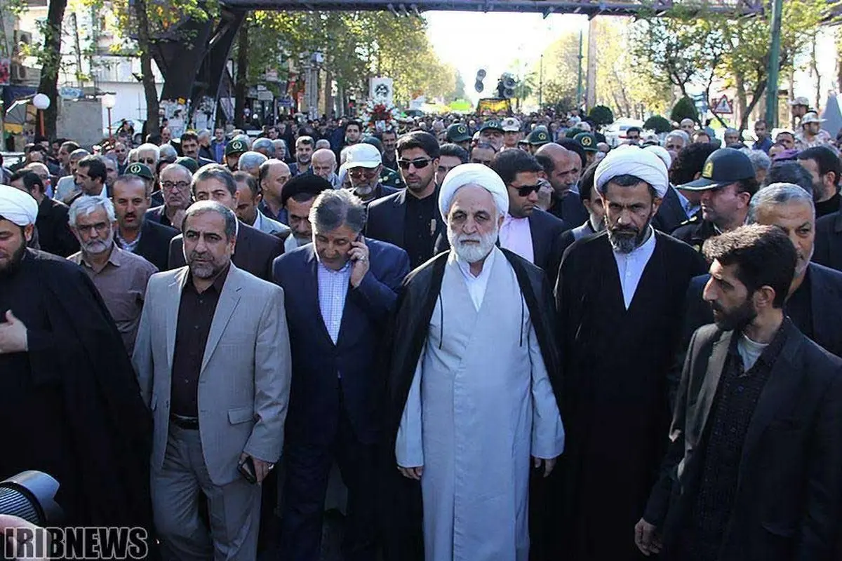 محسنی اژه‌ای و محافظانش در راهپیمایی امروز/ عکس
