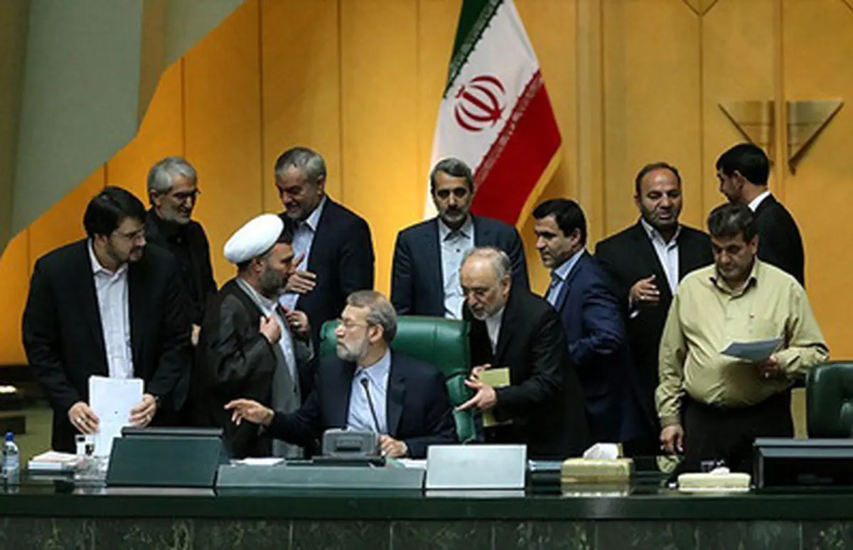 ظریف و صالحی در صحن مجلس به روایت تصویر