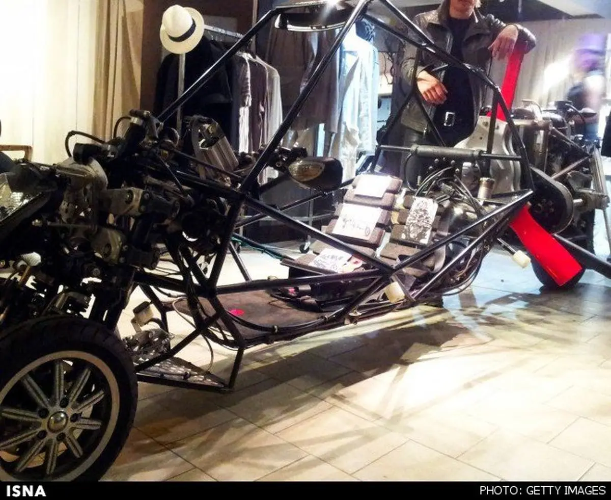 سریع‌ترین موتورسیکلت پرنده جهان آماده رقابت+عکس