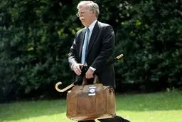 چرا بولتون فعلا در کاخ سفید ماندنی است؟