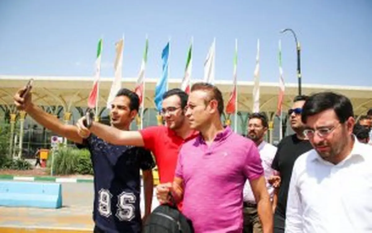 گل محمدی: کجای تصمیم ویلموتس عجیب بود؟