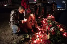 ادای احترام مردم روسیه به قربانیان سانحه هوایی/تصاویر