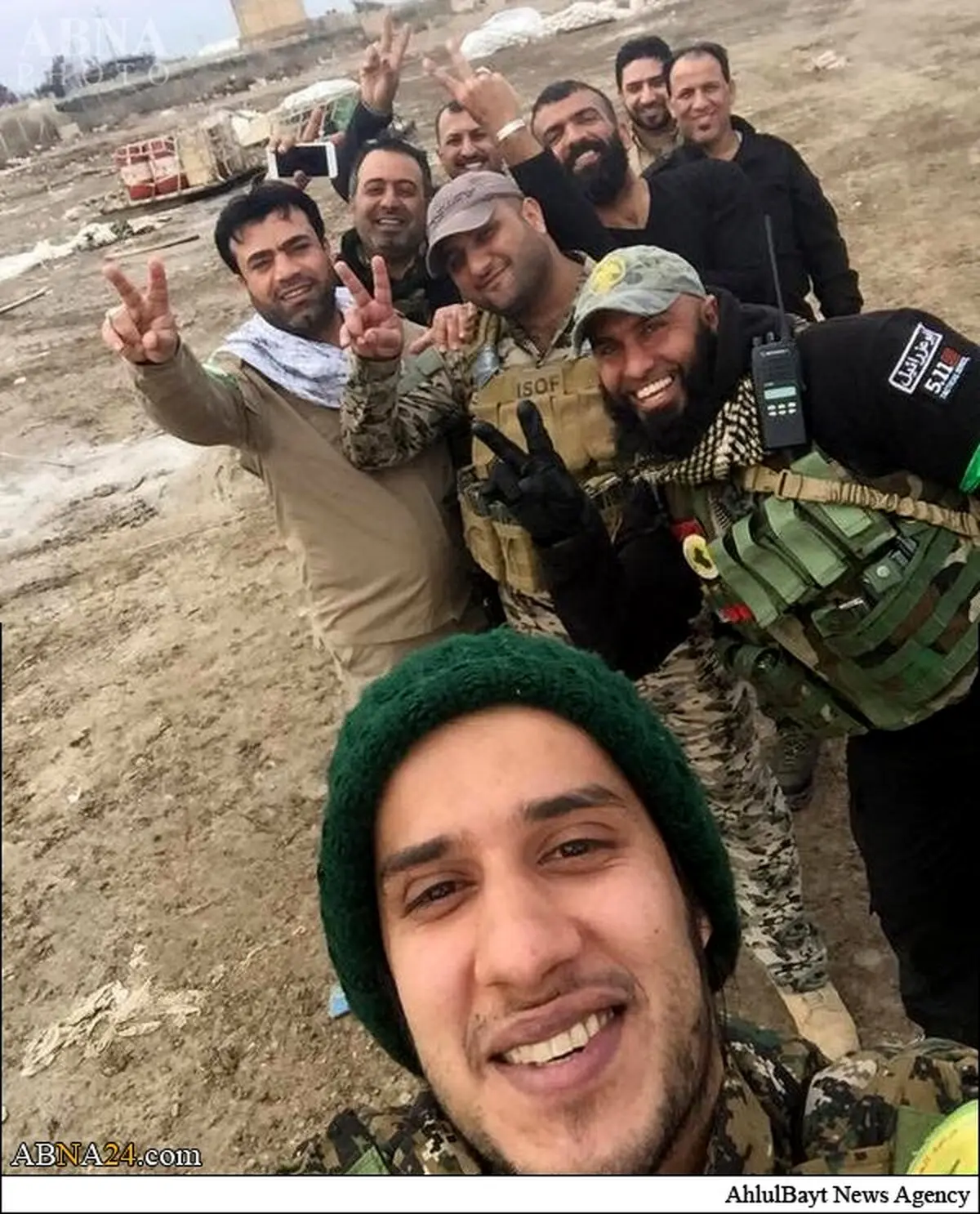 سلفی رزمندگان عراقی در میدان جنگ