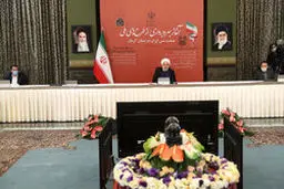 رئیس جمهور : تحرک و توسعه بورس در گرو عرضه سهام جدید است