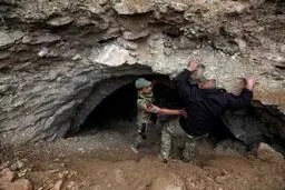 کشف پادگان زیرزمینی داعش در موصل/تصاویر