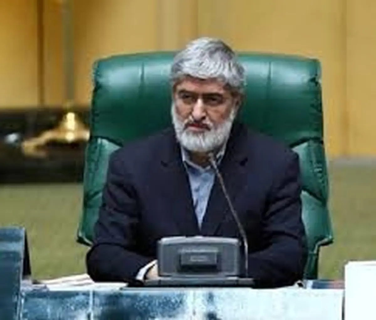 مطهری به نمایندگان: دست از «دکتربازی» بردارید/ فضای مجلس شبیه پارک لاله شده است