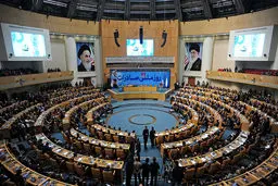 رونمایی از مجسمه ظریف /تصاویر