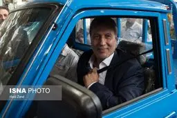 رانندگی وزیر روحانی با نیسان آبی!/عکس