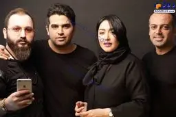 خانم بازیگر در کنار خواننده مشهور و گروه موسیقی اش+عکس