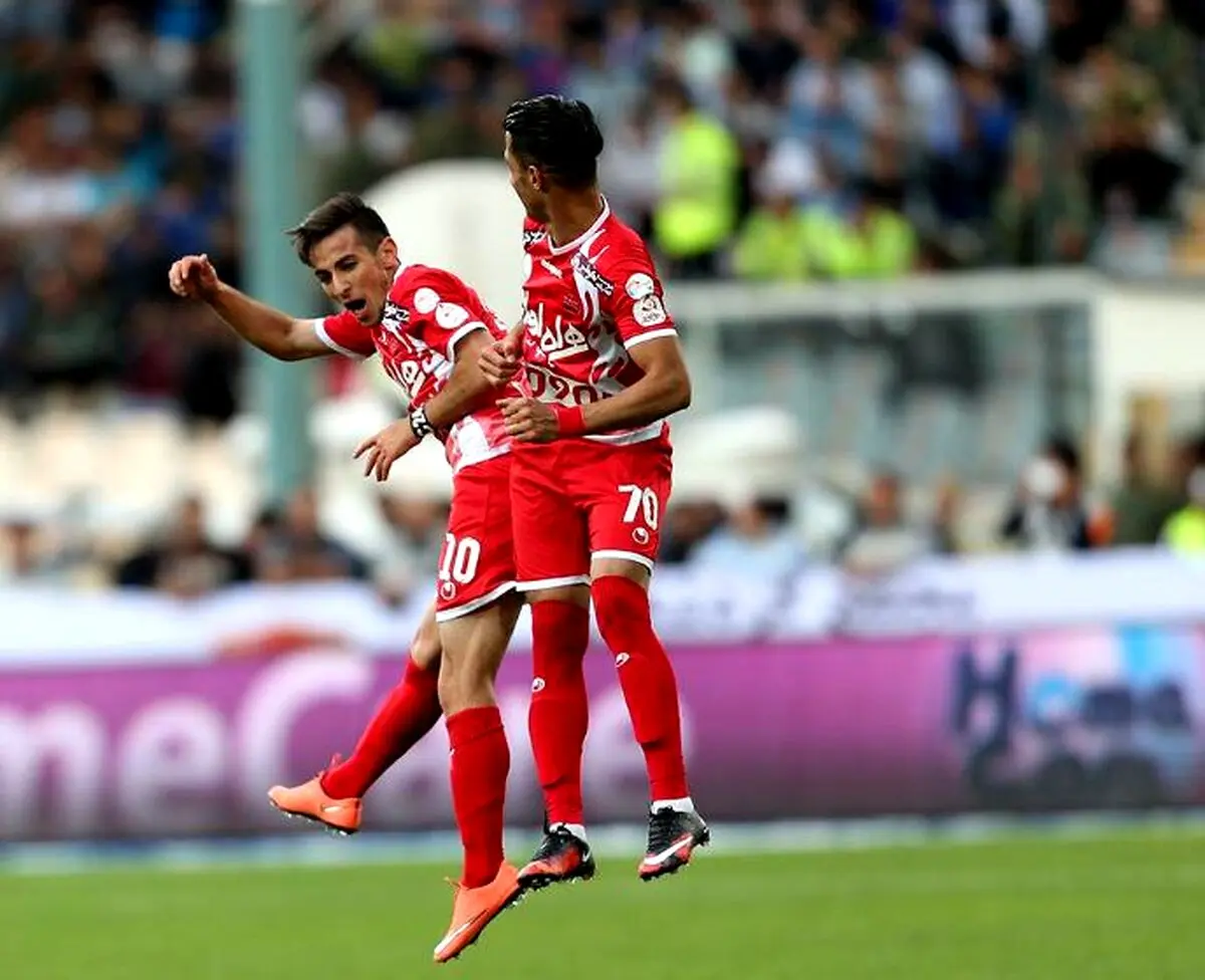 شادی جنجالی پرسپولیسی‌ها در ورزشگاه/ عکس