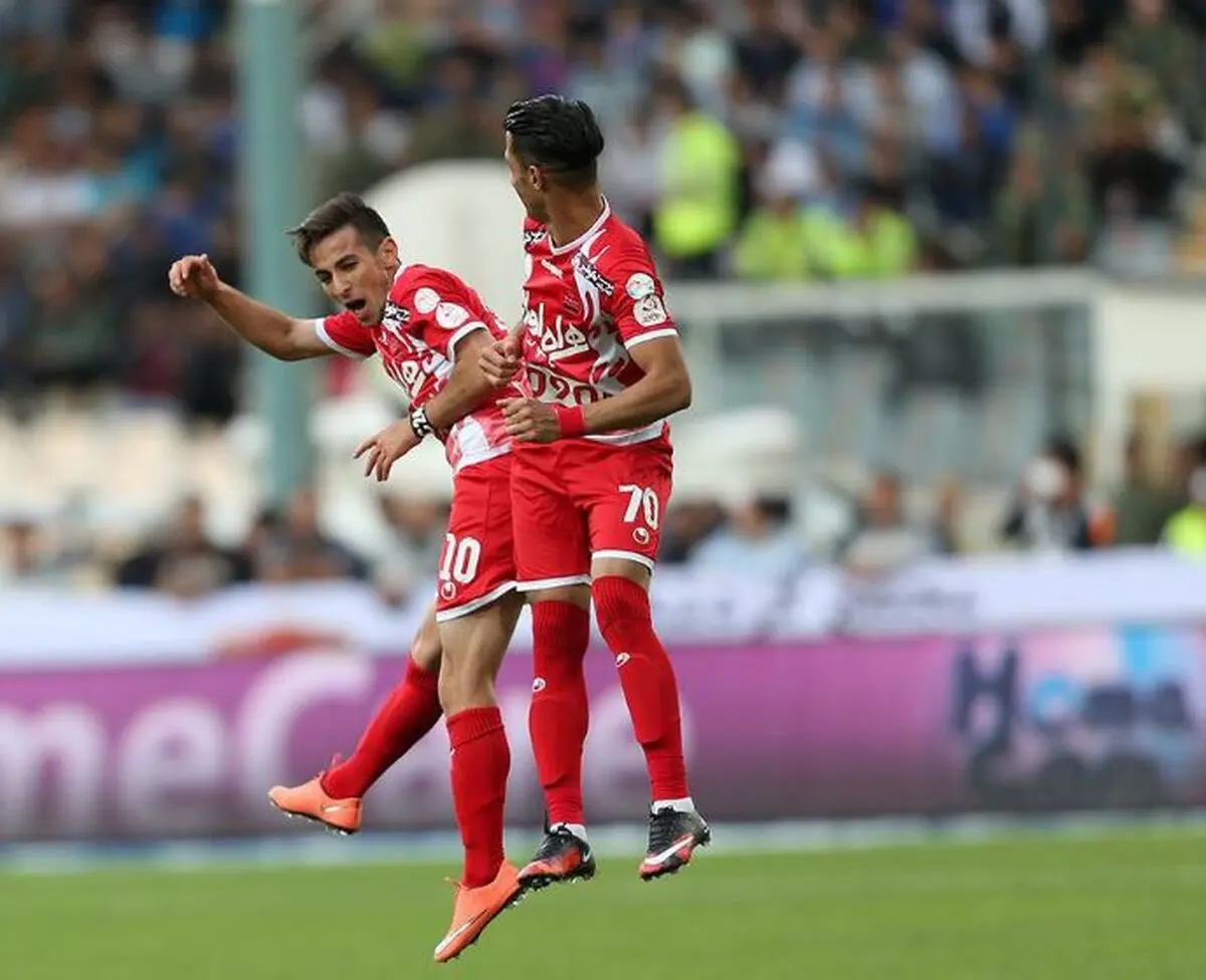 شادی جنجالی پرسپولیسی‌ها در ورزشگاه/ عکس