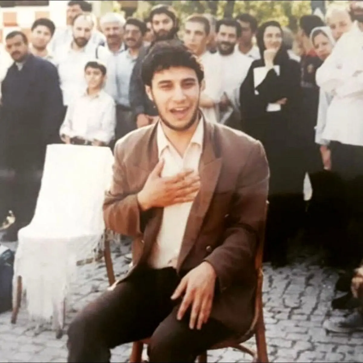  تصویر دیده نشده از جواد عزتی در اجرای تئاتر خیابانی