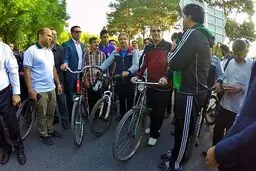 دوچرخه سواری آقای وزیر/ عکس