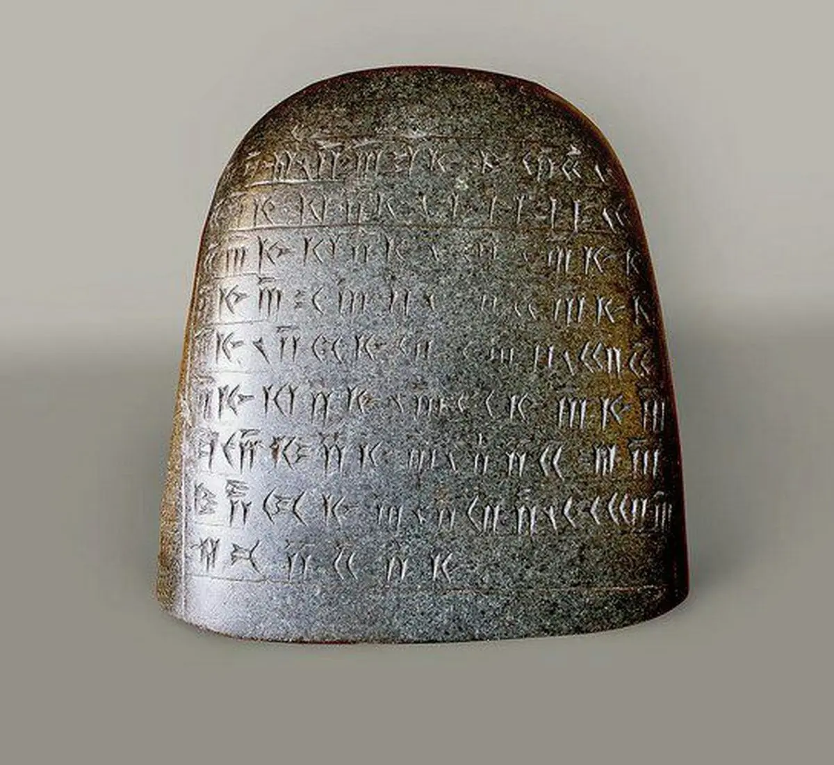 عکس دیده نشده از سنگ وزنه ی داریوش بزرگ هخامنشی