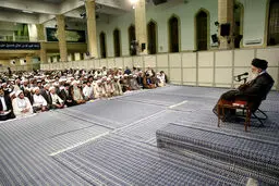تصاویری از کلاس درس خارج فقه رهبر انقلاب