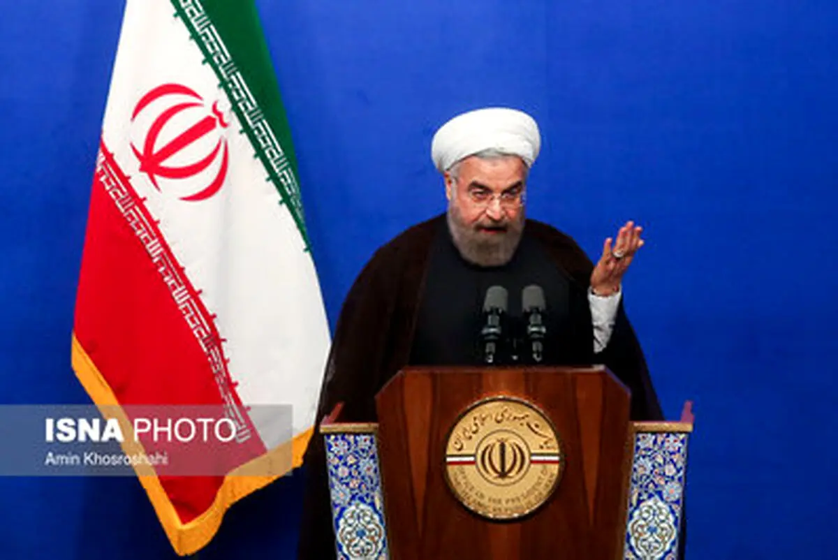 ضیافت افطار روحانی با اساتید و پزشکان/ تصاویر