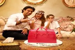 كری دختر فرهاد مجیدی برای پرسپولیسی ها ؛ عكس