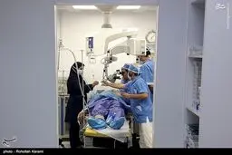 ۱۵ عمل جراحی چشم توسط وزیر بهداشت/ تصاویر