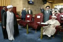 خنده های هاشمی رفسنجانی به رئیس مجلس خبرگان/ عکس