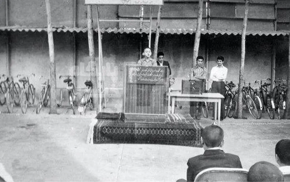 سخترانی ظریف در نوجوانی/عکس