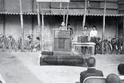 سخترانی ظریف در نوجوانی/عکس