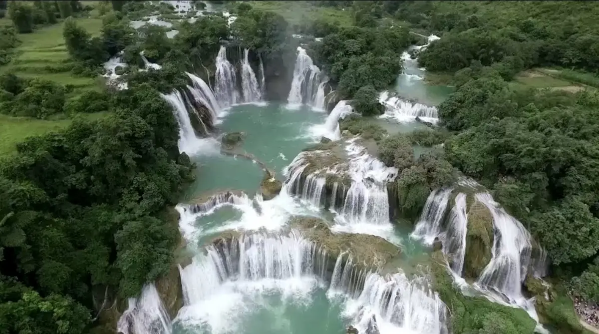 نمایی زیبا از آبشار زیبای دیتاین / عکس