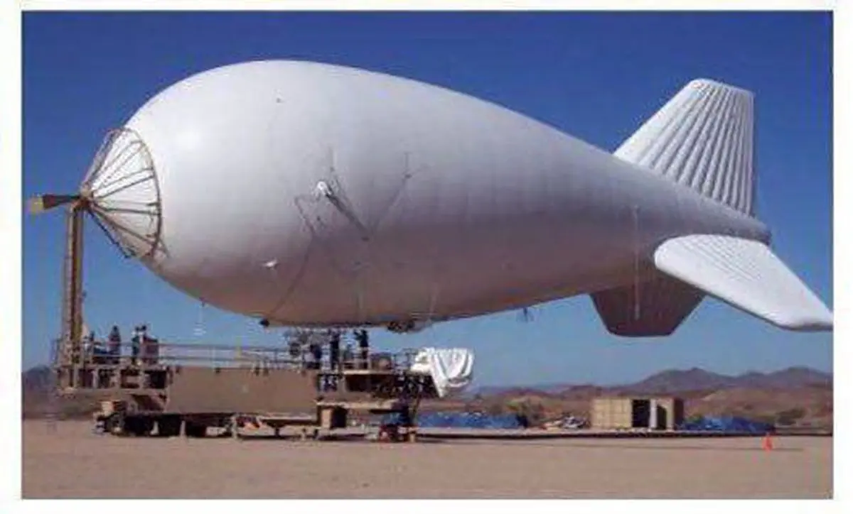 بالن اینترنت در مرز مهران نصب شد/عکس