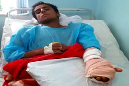 تنبیه یک دانش آموز با لوله پولیکا!+عکس