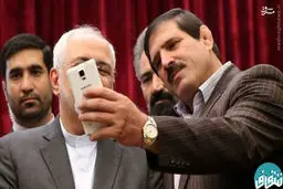 سلفی کشتی گیر معروف با ظریف/عکس