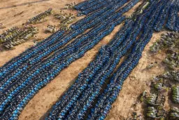 عکس جالب از پارکینگ دوچرخه‌های برقی در شیجاژودانگ چین