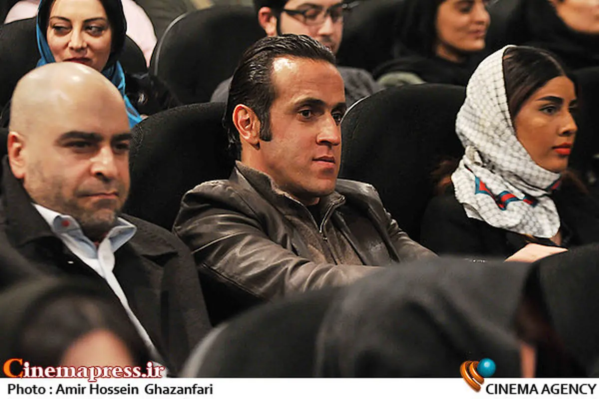 علی کریمی در اکران خصوصی«ارسال آگهی تسلیت...»/عکس