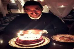 عکسی از جشن تولد 30 سالگی رضا قوچان‌نژاد