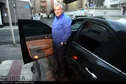 عکس/ وزیر کار پشت چه ماشینی می نشیند؟
