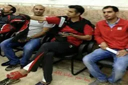 تیپ عجیب عادل فردوسی‌پور با دمپایی لنگه به لنگه+عکس