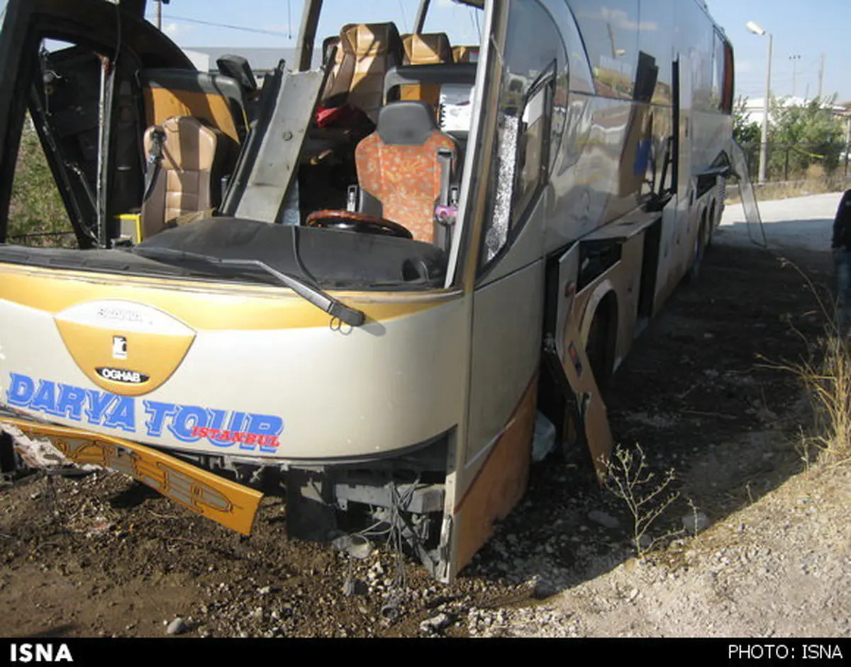 واژگونی اتوبوس و مصدومیت 14 نفر
