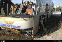 واژگونی اتوبوس و مصدومیت 14 نفر