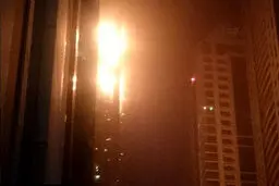 تصاویر آتش‌سوزی مهیب در برج"مشعل" دبی