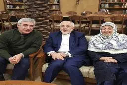 ظريف به همراه همسرش در کنار ابراهیم حاتمی کیا/عکس