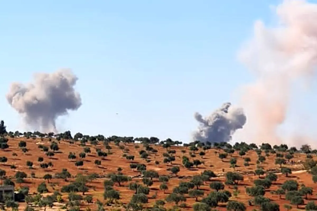 جنگنده‌های روسیه مواضع تروریست‌ها را در ادلب به شدت بمباران کردند