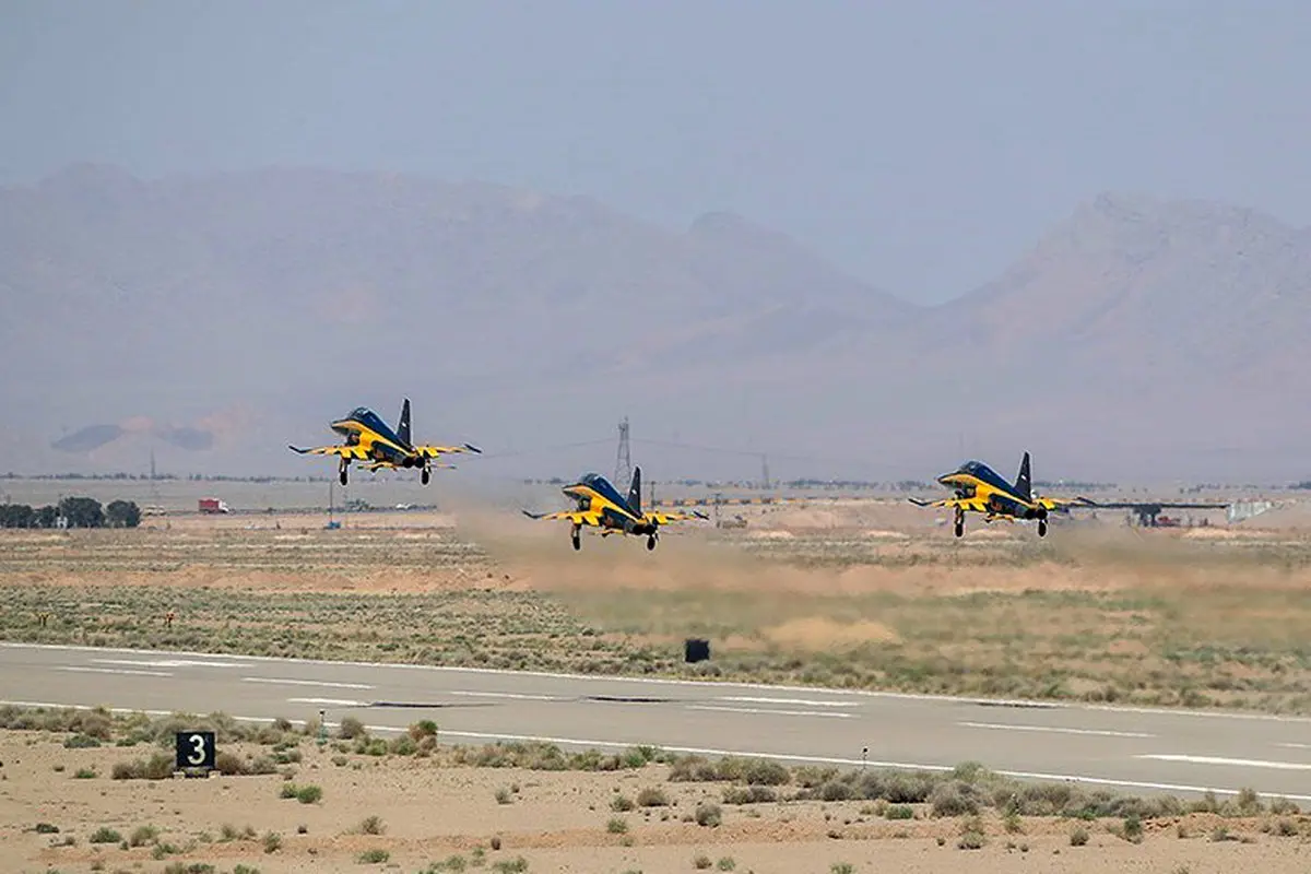 عكسي از جت هايي كه وزارت دفاع تحويل ارتش داد