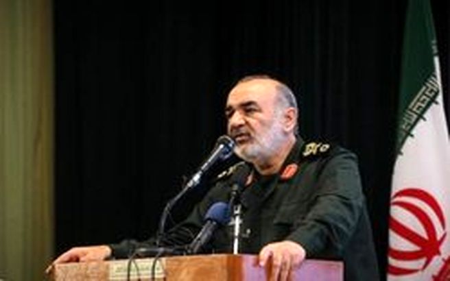 سرلشکر سلامی: کشور در شرایط سرنوشت‌سازی قرار دارد