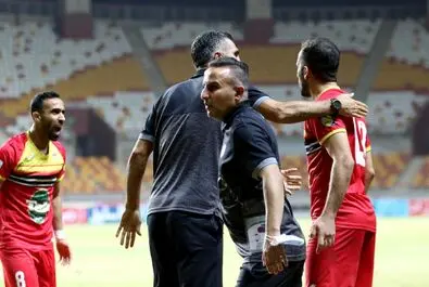 جنجال و دعوای بازیکنان فولاد و گل گهر