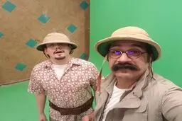 محمد نادرى به همراه امير كاظمى با ظاهرى متفاوت در پشت صحنه "خندوانه"/عکس