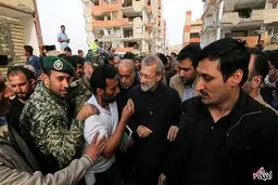حضور علی لاریجانی بین مردم زلزله زده سرپل ذهاب/عکس