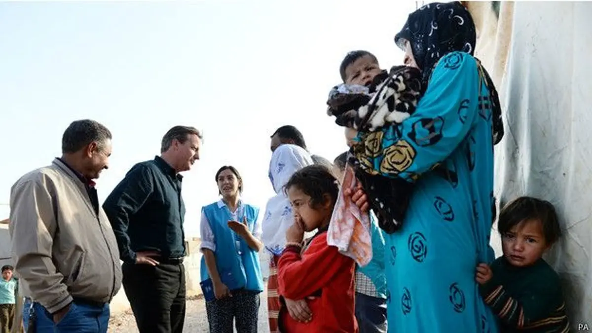 دیدار نخست وزیر انگلیس با آوارگان سوریه+عکس