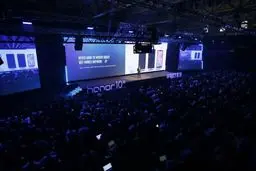 آنر 10 نخستین پرچمدار جهان مجهز حسگر اثر انگشت زیر نمایشگر به صورت رسمی در لندن رونمایی شد+ تصاویر